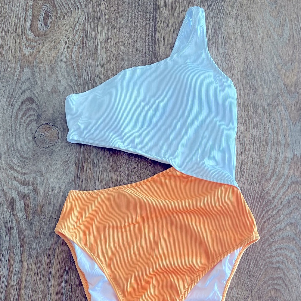 Cupshe one piece swimsuit with cut outs